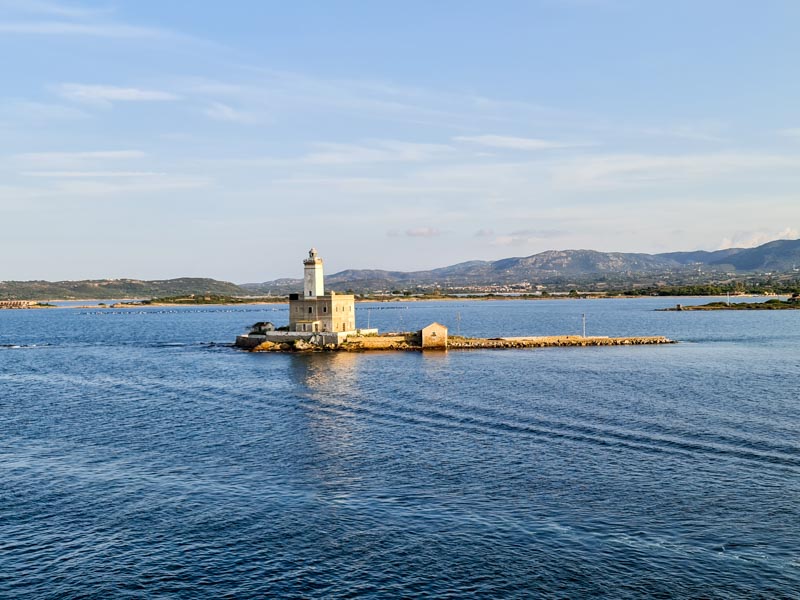 in traghetto per la Sardegna