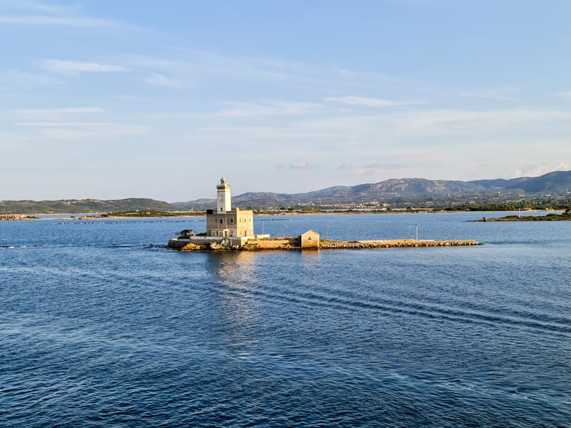 in traghetto per la Sardegna